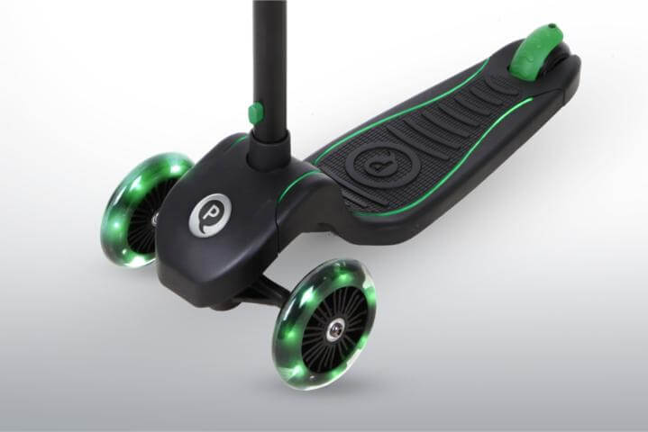 Green Future LED light Scooter-Qplay-Stroll Zone